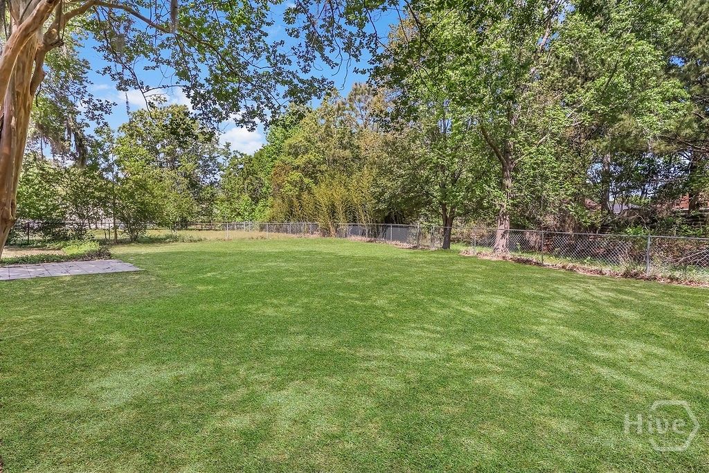 Image 11 of property listing at 831 Osprey Drive, Richmond Hill, GA 31324