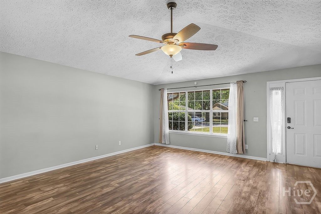 Image 17 of property listing at 831 Osprey Drive, Richmond Hill, GA 31324
