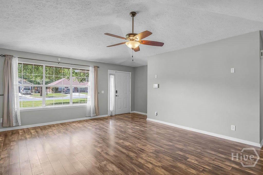 Image 18 of property listing at 831 Osprey Drive, Richmond Hill, GA 31324