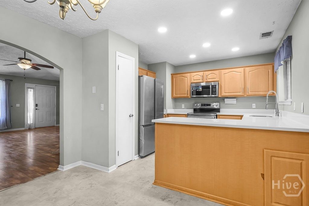 Image 23 of property listing at 831 Osprey Drive, Richmond Hill, GA 31324