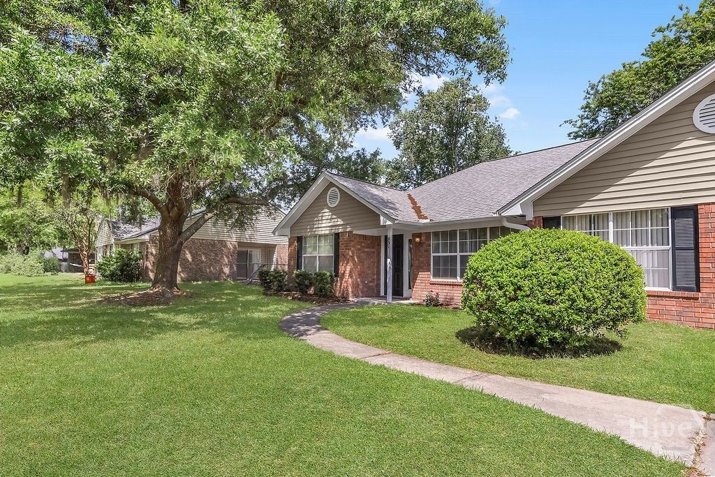 Image 7 of property listing at 831 Osprey Drive, Richmond Hill, GA 31324