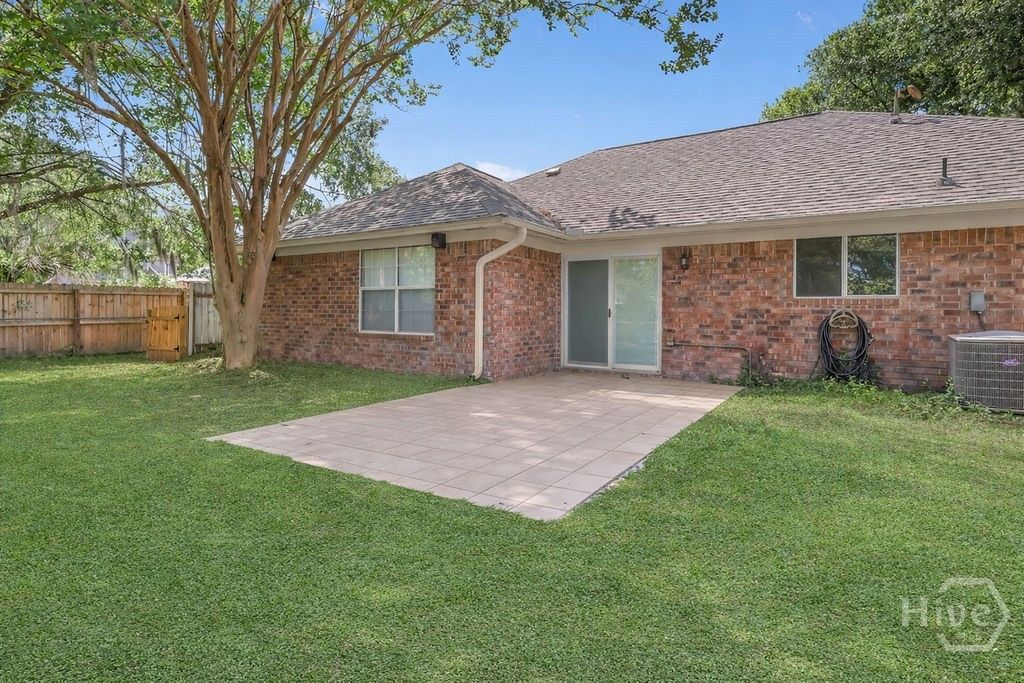 Image 9 of property listing at 831 Osprey Drive, Richmond Hill, GA 31324