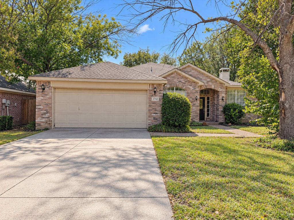 1712 Redwood Drive, Corinth, TX 76210