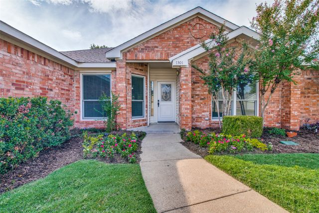 7301 Dartmouth Drive, Rowlett, TX 75089