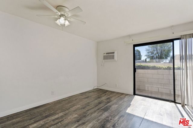 20234 Cantara Street 130, Winnetka (los Angeles), CA 91306