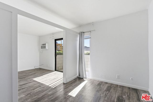 20234 Cantara Street 130, Winnetka (los Angeles), CA 91306