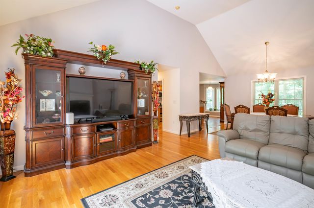 120 Camp Sargent Road, Merrimack, NH 03054