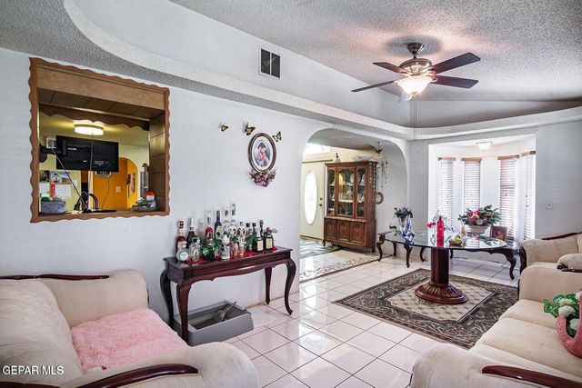 560 Fray Olguin Court, Socorro, TX 79927