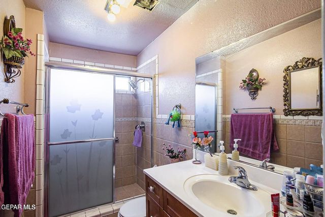 560 Fray Olguin Court, Socorro, TX 79927