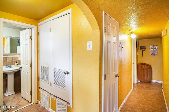 560 Fray Olguin Court, Socorro, TX 79927