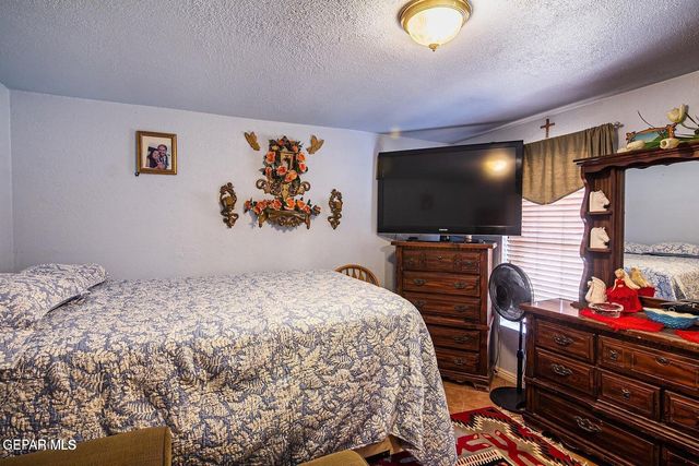 560 Fray Olguin Court, Socorro, TX 79927