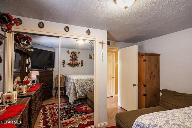 560 Fray Olguin Court, Socorro, TX 79927