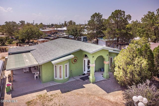 560 Fray Olguin Court, Socorro, TX 79927