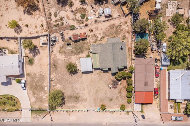 560 Fray Olguin Court, Socorro, TX 79927