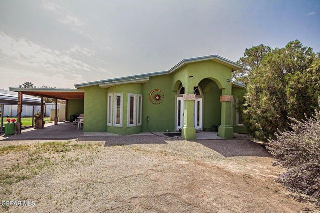 560 Fray Olguin Court, Socorro, TX 79927