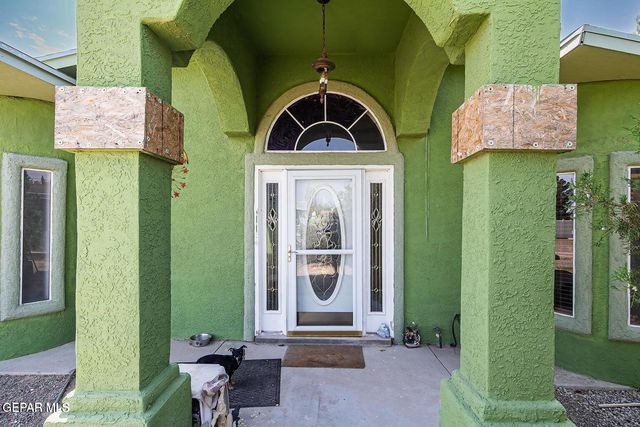 560 Fray Olguin Court, Socorro, TX 79927