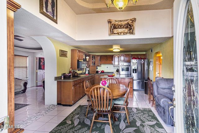 560 Fray Olguin Court, Socorro, TX 79927