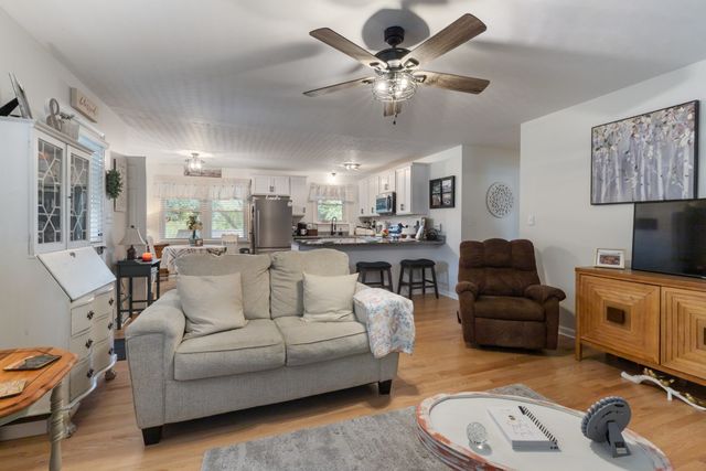 2015 Highway 70, W, Dickson, TN 37055