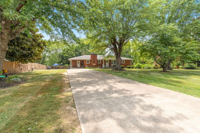 2015 Highway 70, W, Dickson, TN 37055