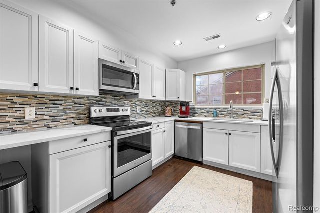 22195 W Village Drive, Dearborn, MI 48124