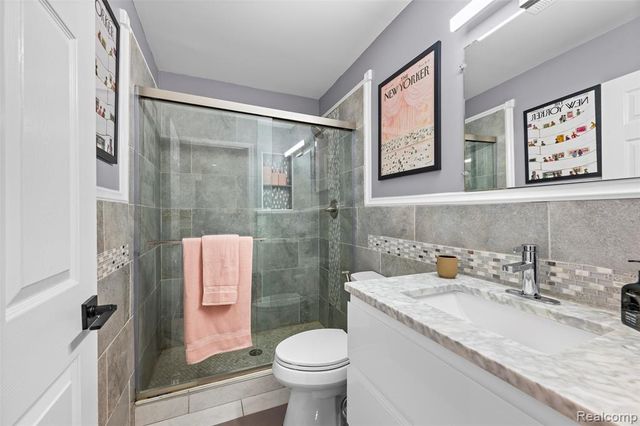 22195 W Village Drive, Dearborn, MI 48124