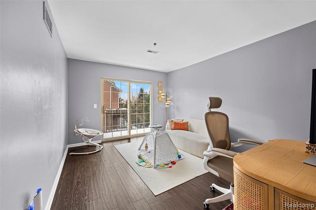 22195 W Village Drive, Dearborn, MI 48124