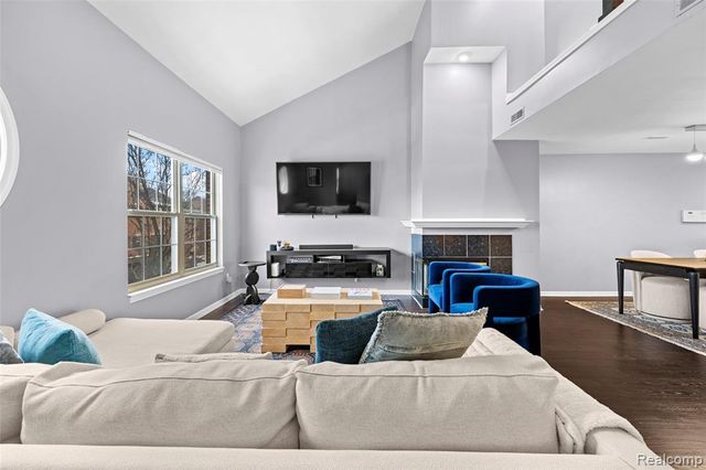 22195 W Village Drive, Dearborn, MI 48124