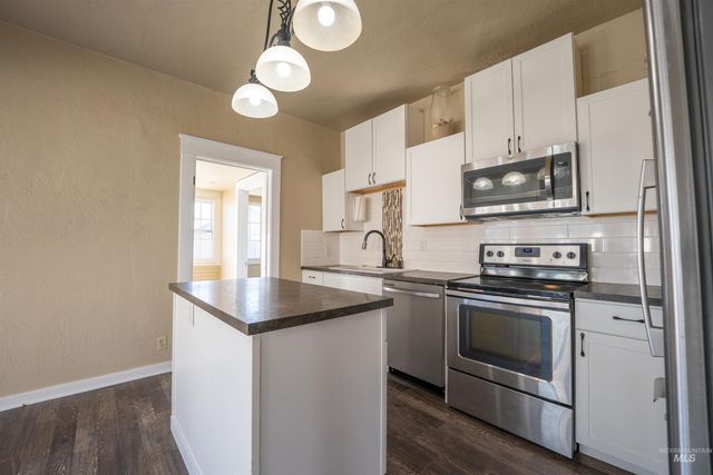 820 11th Ave South, Nampa, ID 83651