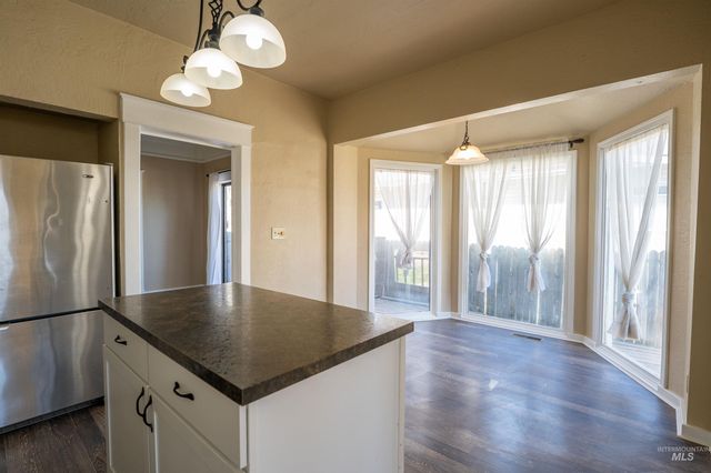 820 11th Ave South, Nampa, ID 83651