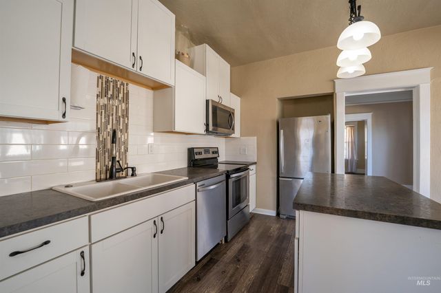 820 11th Ave South, Nampa, ID 83651