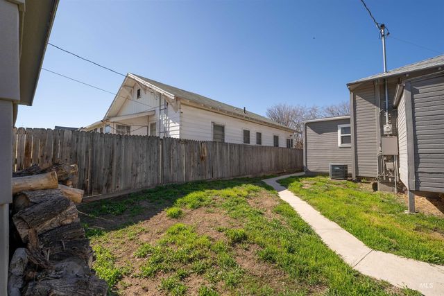 820 11th Ave South, Nampa, ID 83651