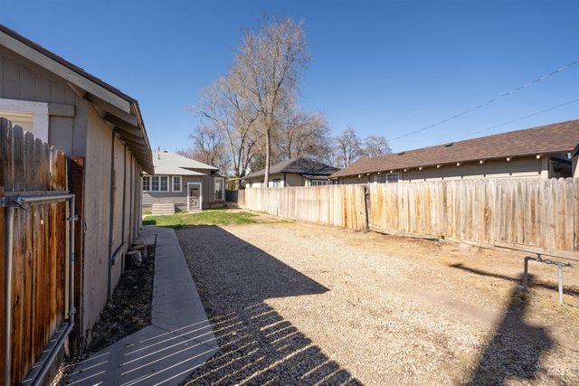 820 11th Ave South, Nampa, ID 83651