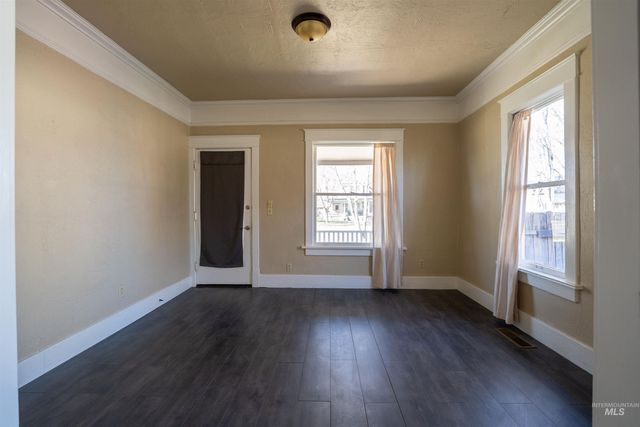 820 11th Ave South, Nampa, ID 83651