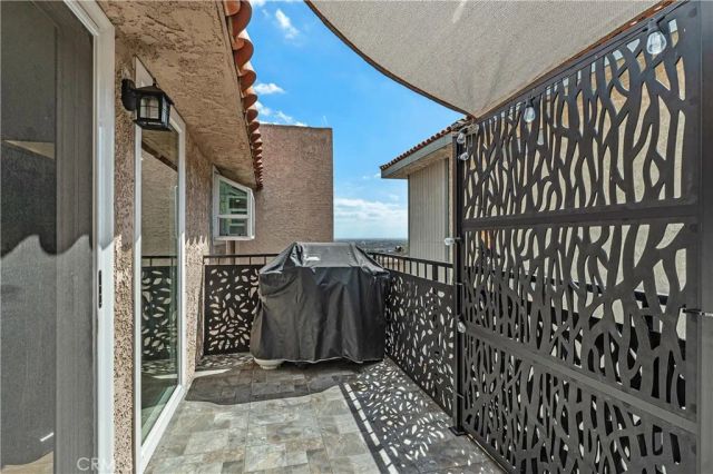 2504 Skyline Drive, Signal Hill, CA 90755