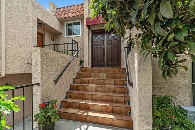 2504 Skyline Drive, Signal Hill, CA 90755