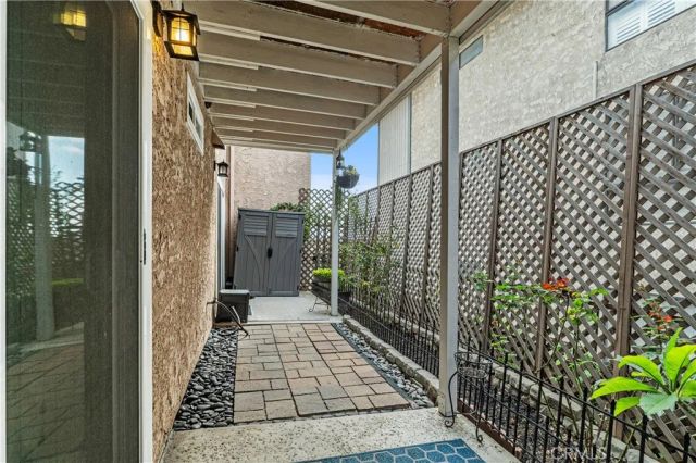 2504 Skyline Drive, Signal Hill, CA 90755