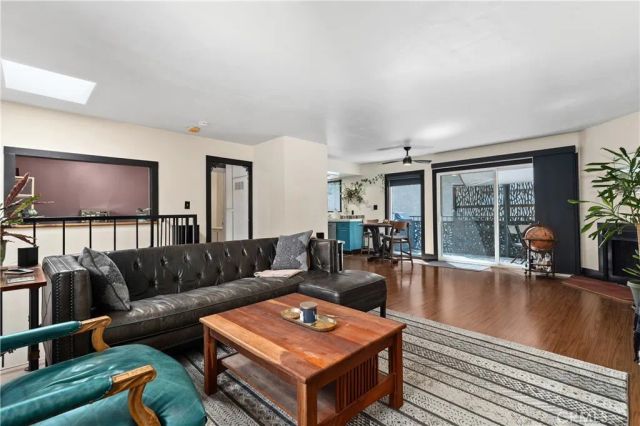 2504 Skyline Drive, Signal Hill, CA 90755
