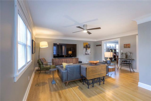 5828 CHERRY Street, Kansas City, MO 64110