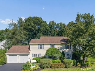 5 Pequot Court 5, Monroe, CT 06468