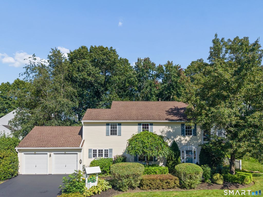 5 Pequot Court 5, Monroe, CT 06468
