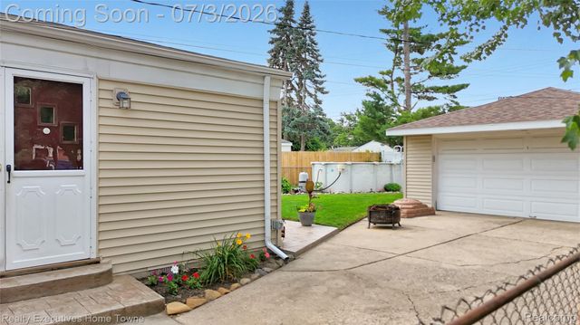 4721 Parent Avenue, Warren, MI 48092