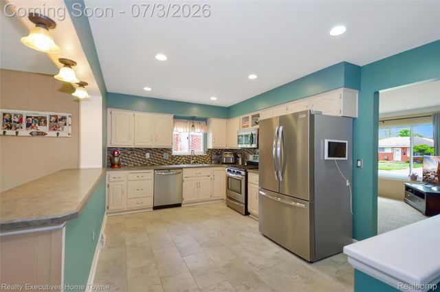4721 Parent Avenue, Warren, MI 48092