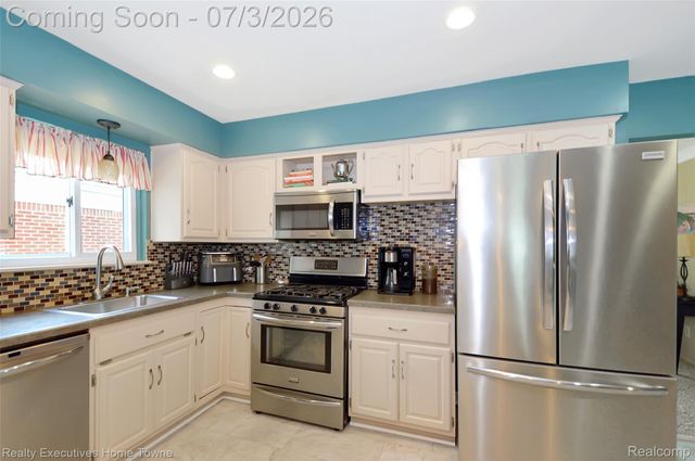 4721 Parent Avenue, Warren, MI 48092