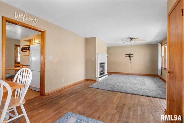 2732 S Welch Avenue, Springfield, IL 62704