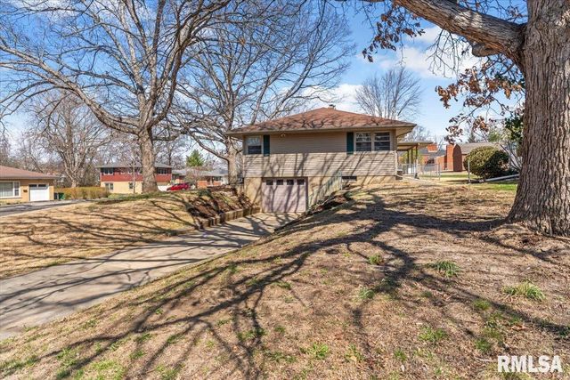 2732 S Welch Avenue, Springfield, IL 62704