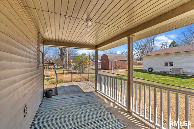 2732 S Welch Avenue, Springfield, IL 62704