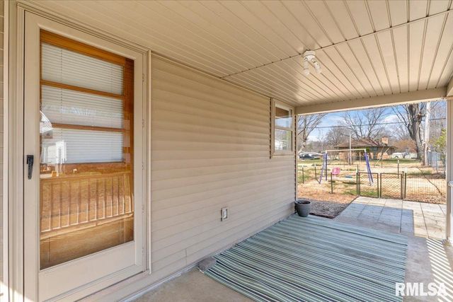 2732 S Welch Avenue, Springfield, IL 62704