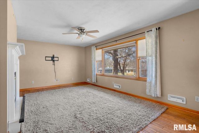 2732 S Welch Avenue, Springfield, IL 62704