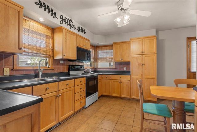 2732 S Welch Avenue, Springfield, IL 62704