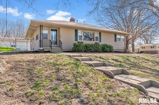 2732 S Welch Avenue, Springfield, IL 62704